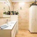 The Sunny Attic Private Attic With Sunny Terrace 아파트 *