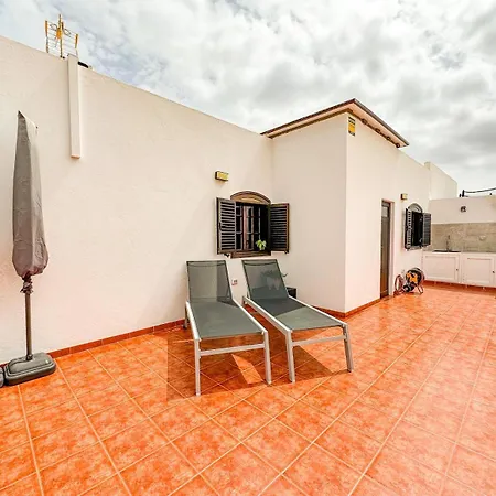 Apartmán The Sunny Attic Private Attic With Sunny Terrace Playa Honda (Lanzarote)